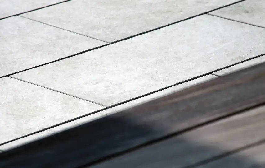 Joint between two Stone20-PMI® slabs on an outdoor terrace