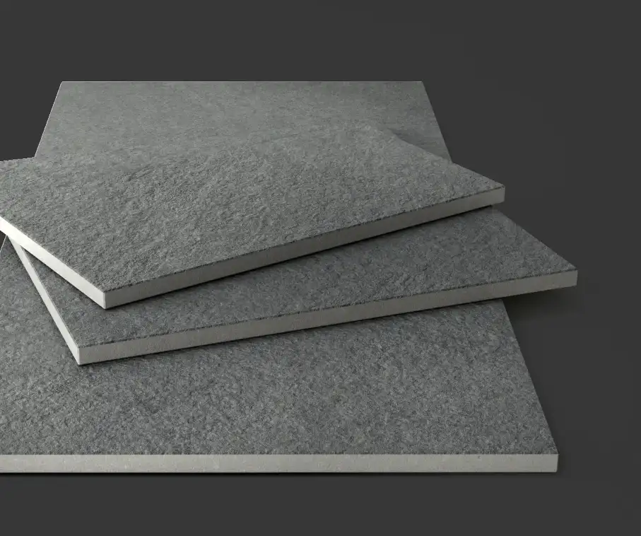 Placas de pavimento Stone20-PMI® de color gris apiladas
